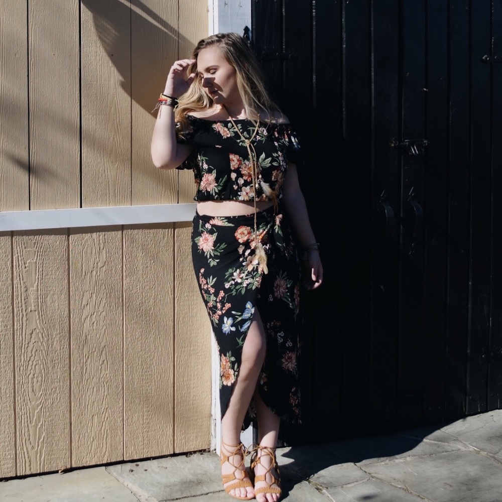 Target Two piece floral - Picture 4 of 4